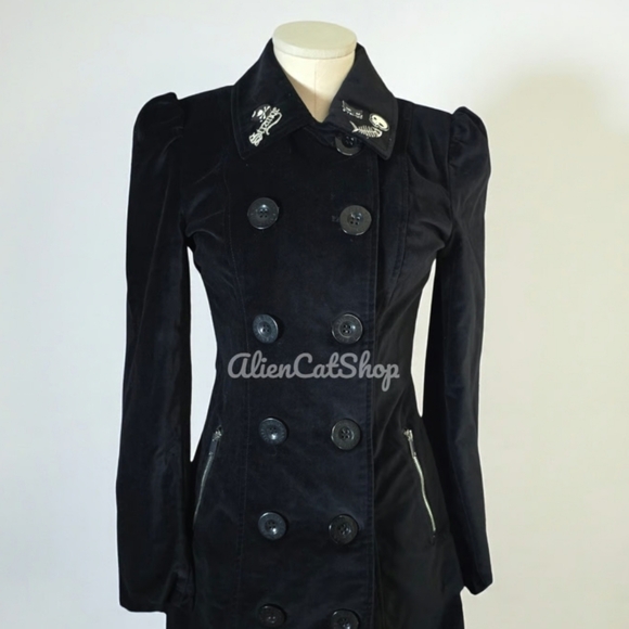 **NEW** RARE Gothic Rebel Trench Coat Dolls Kill x Emily The Strange - Picture 1 of 4